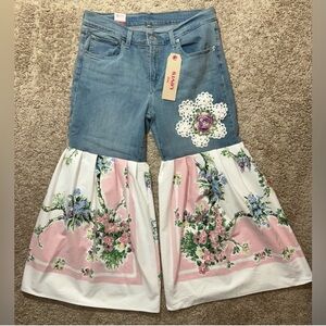 Levi's Women's Floral Flare Jeans - Blue and Pink